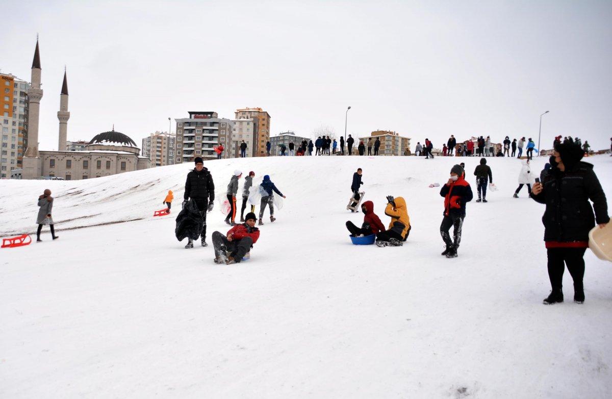 Kayserili vatandaşların kar keyfi