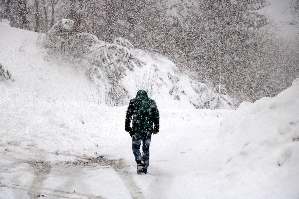 Zonguldak'ta kar kalınlığı 70 santimetreyi geçti