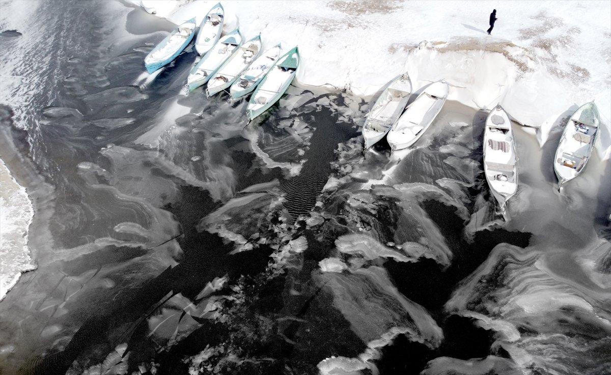 Beyşehir Gölü buz tuttu