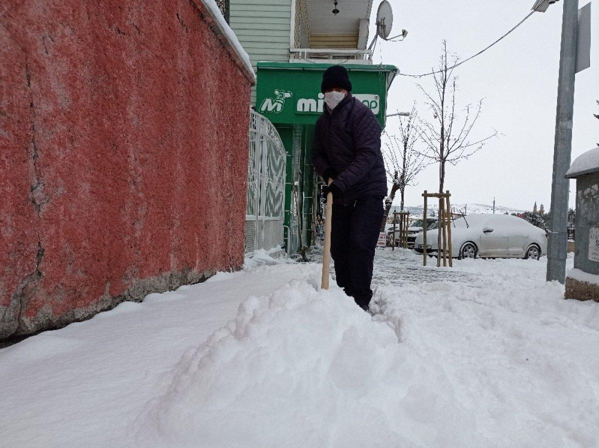 Sivas'ta 916 köy yolu ulaşıma kapandı