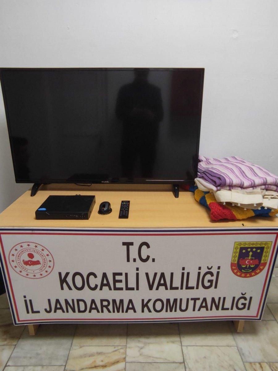 Kocaeli’de cezaevinden izinli çıktı, hırsızlık yaparken yakalandı