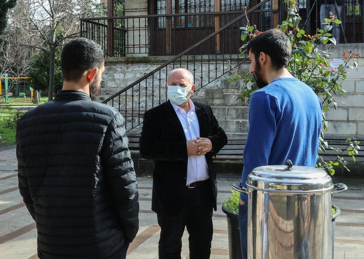 Hz. Kaab Camisi İmamı, madde bağımlıları ve evsizlerin umudu oldu