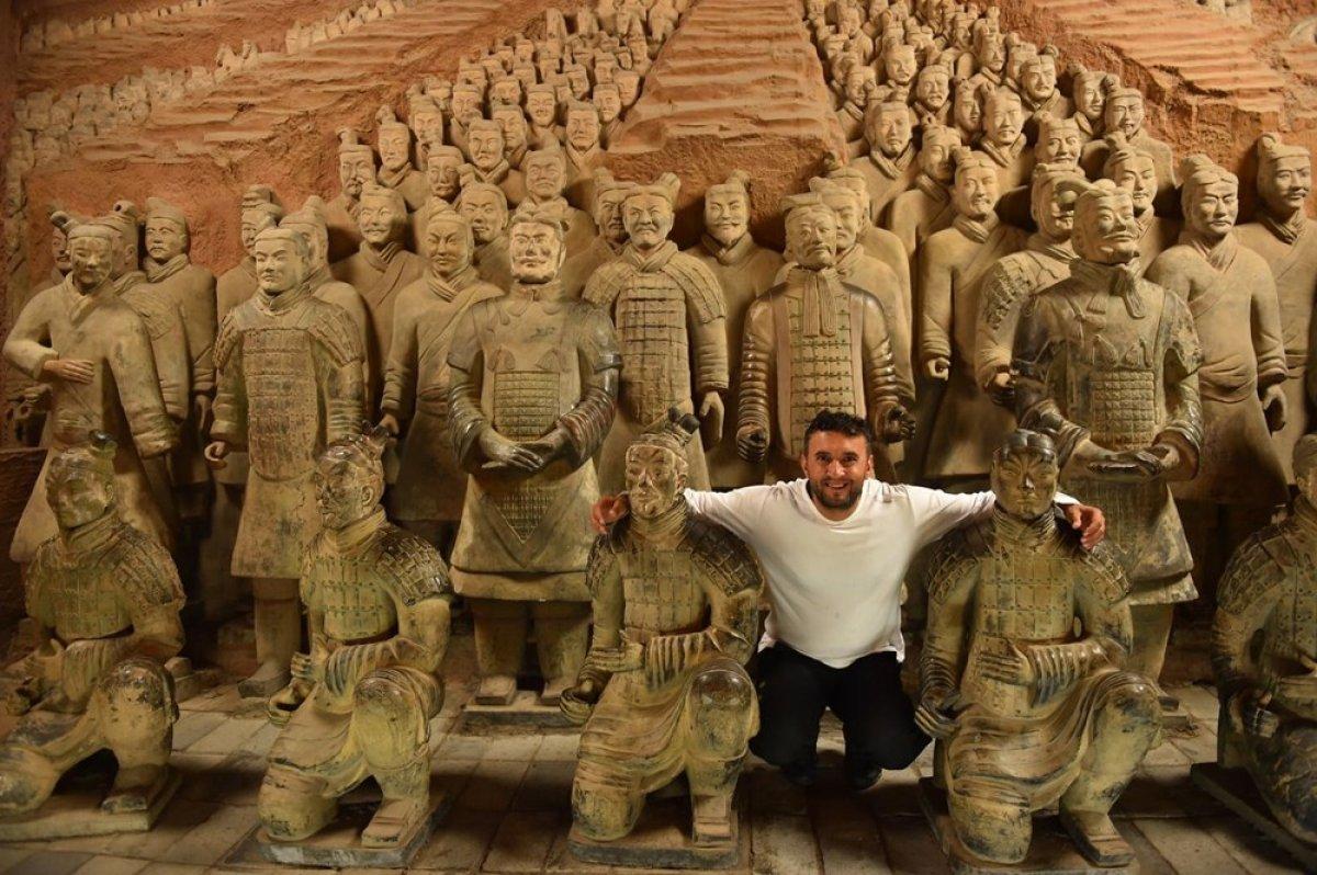 Gezdiği 78 ülkeden 2 bin magnet topladı