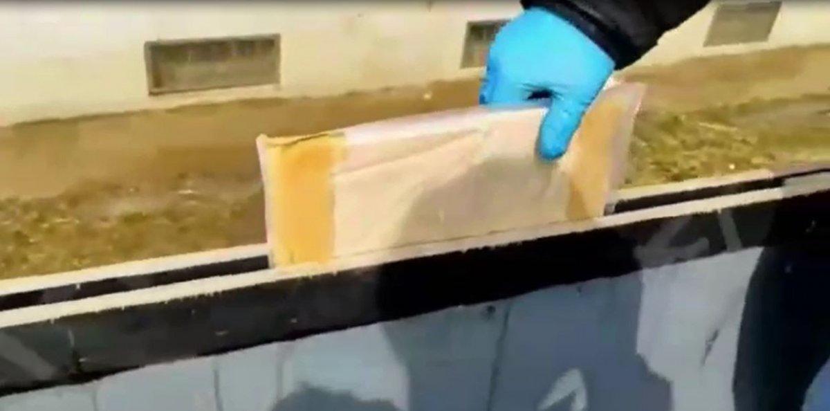 Van'da 70 kilo eroini aracın dorsesine gizlediler