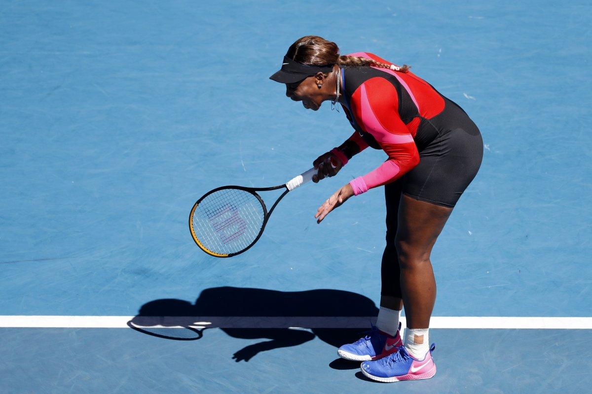 Serena Williams basın toplantısında ağladı