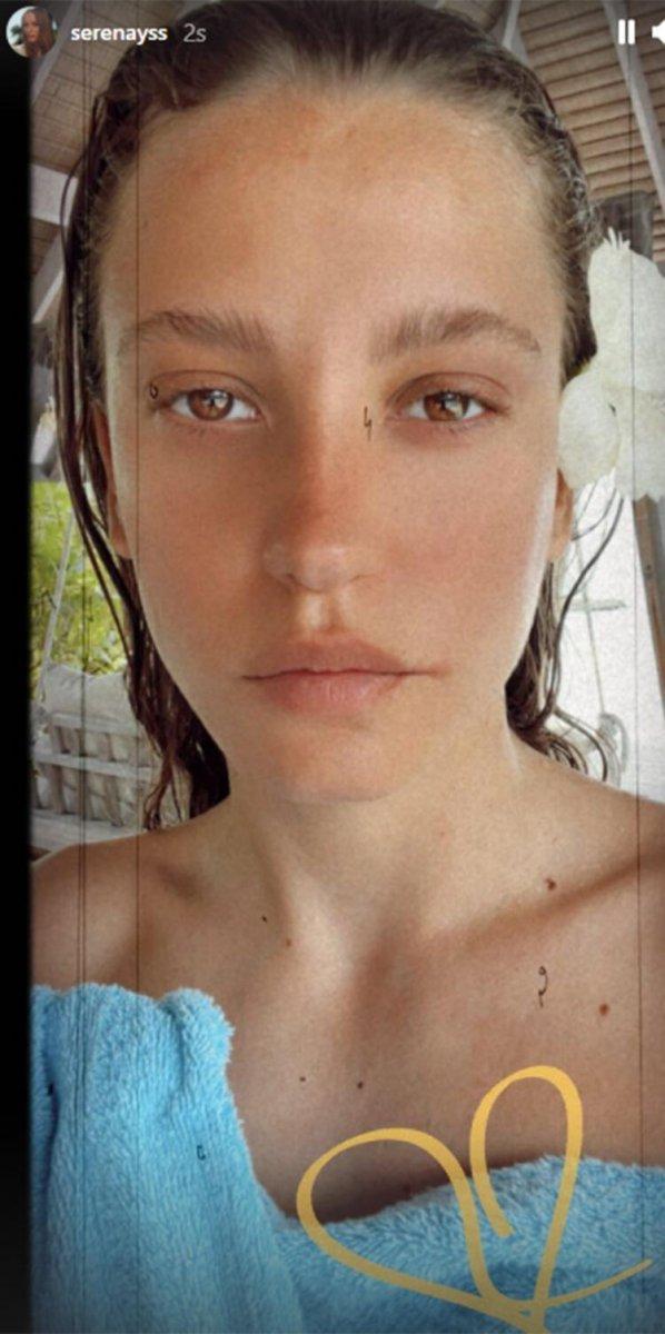Serenay Sarıkaya, Maldivler'de