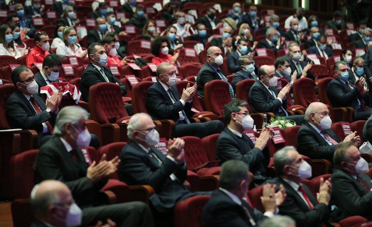 Cumhurbaşkanı Erdoğan: Bu ülke, nitelikli gençlerin omuzlarında yükselecek