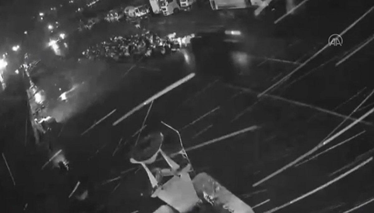 Rize'de seyir halindeki araç keçi sürüsüne çarptı