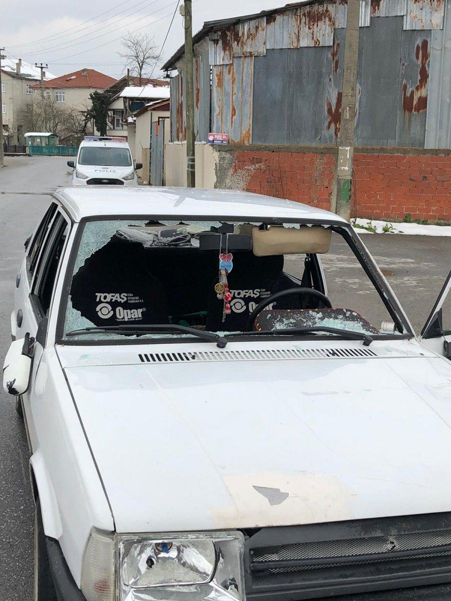 Sakarya'da önü kesilen sürücü saldırıya uğradı