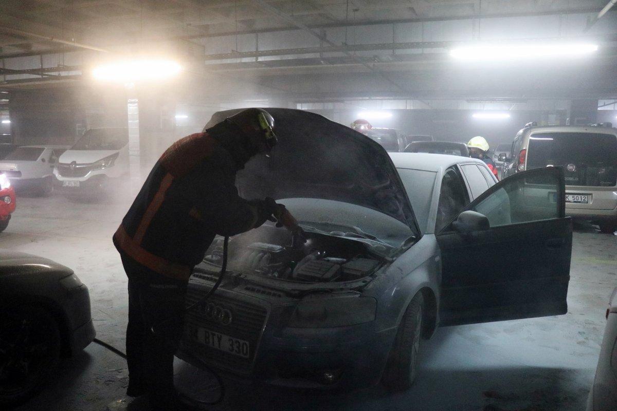 Sakarya'da kapalı otoparkta yangın çıktı