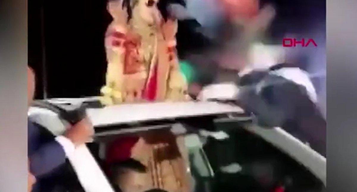 Hindistan'da düğün konvoyunda kaza