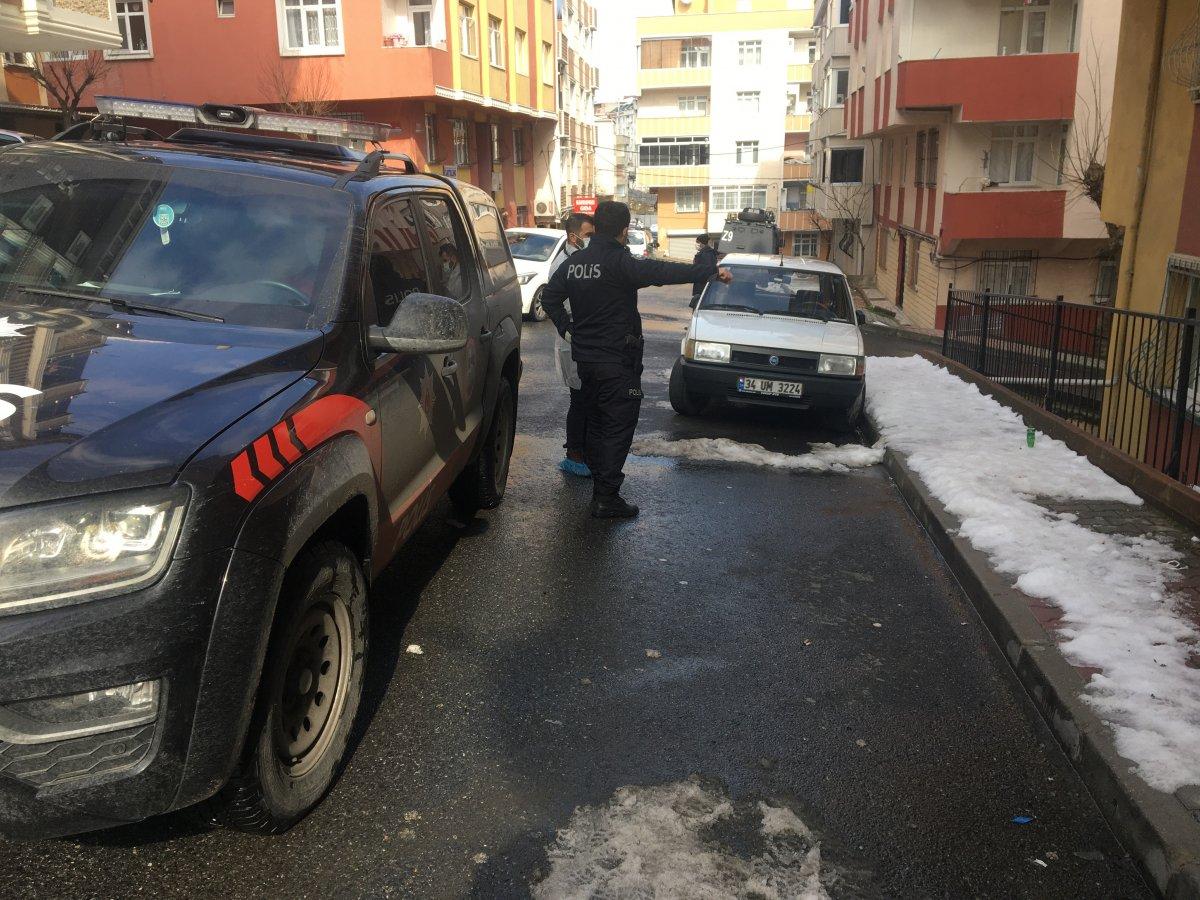 İstanbul'da bacağından vurulan şahıs sekerek kaçtı