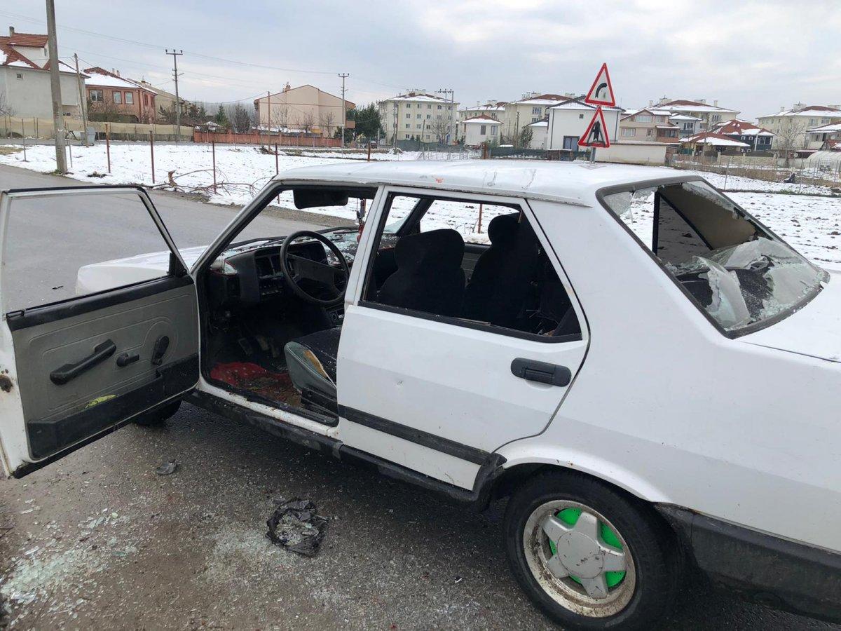 Sakarya'da önü kesilen sürücü saldırıya uğradı