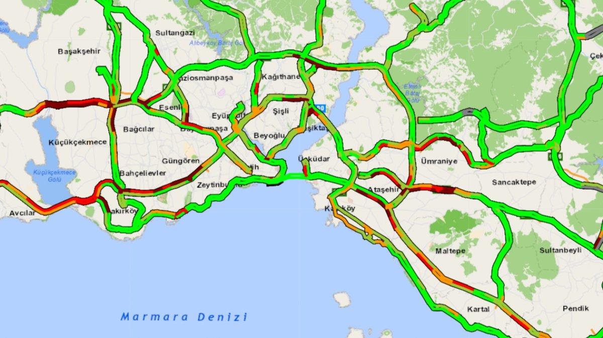 İstanbul'da kısıtlama öncesi trafik yoğunluğu yaşanıyor