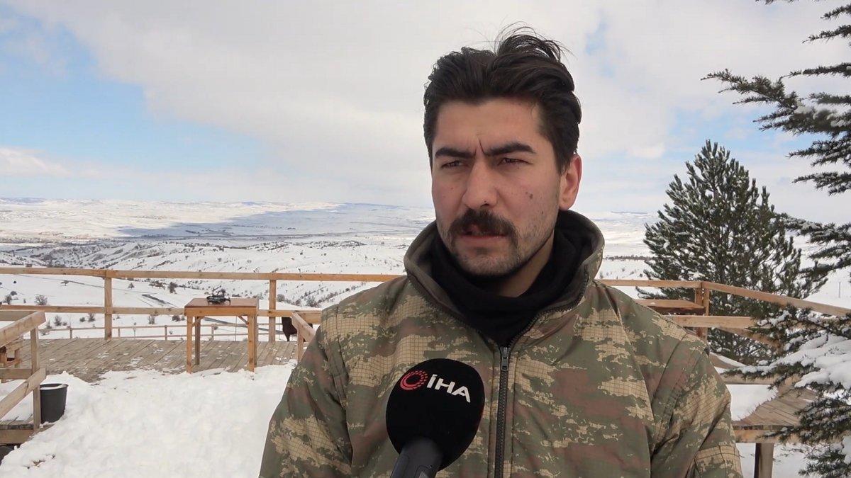 Kırıkkale'nin Dinek Dağı'nda atlar kar banyosu yaptı