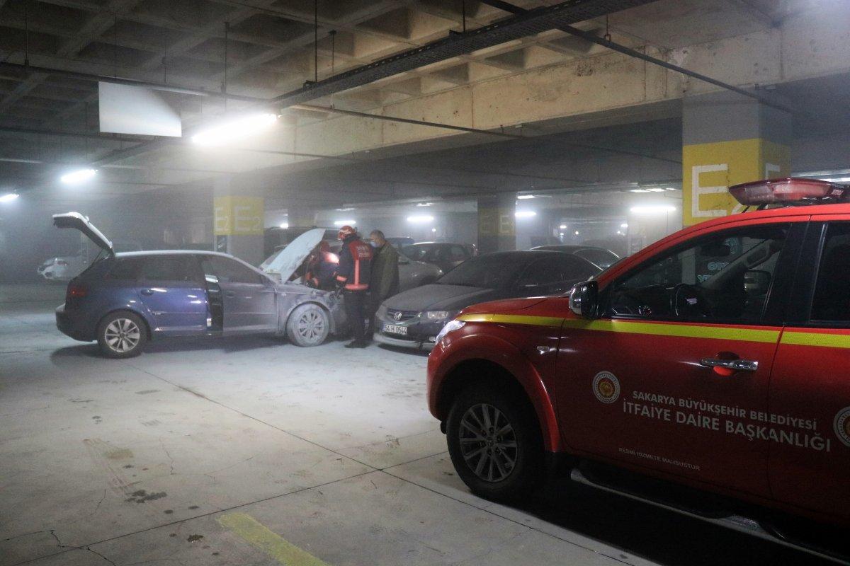 Sakarya'da kapalı otoparkta yangın çıktı