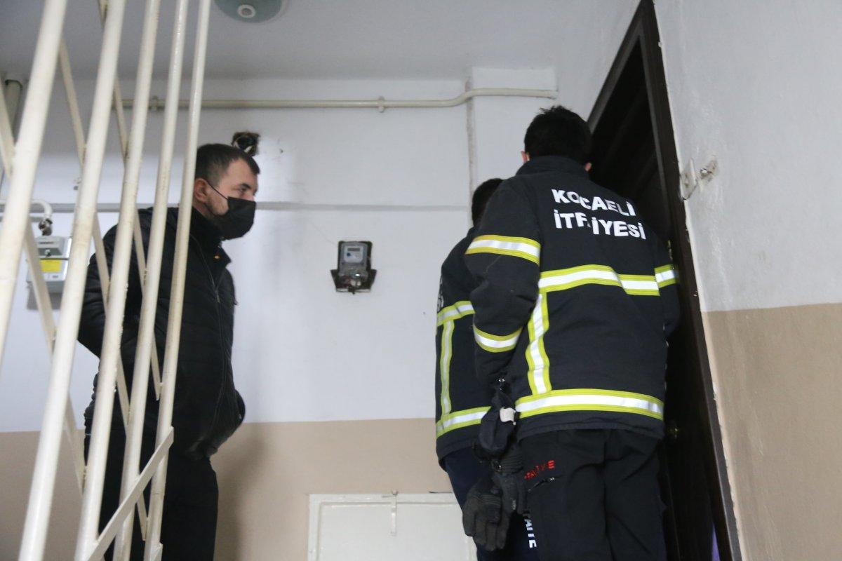 Kocaeli'de 2 gündür haber alınamayan şahıs evinde uyurken bulundu