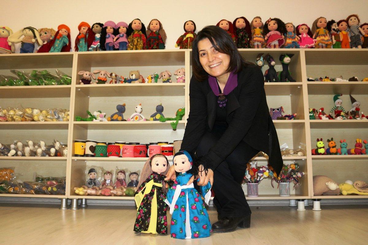 Diyarbakırlı kadınlar oyuncak üretti