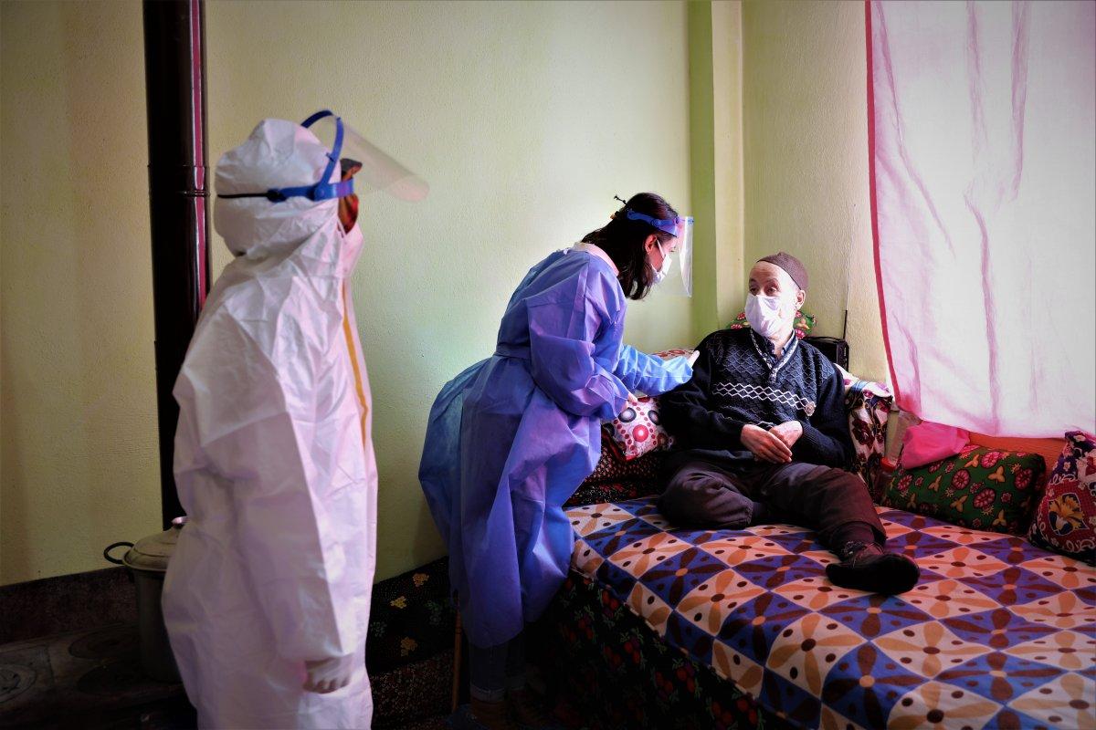 Samsun'da aşı ekiplerine kar ve baraj engel olamadı