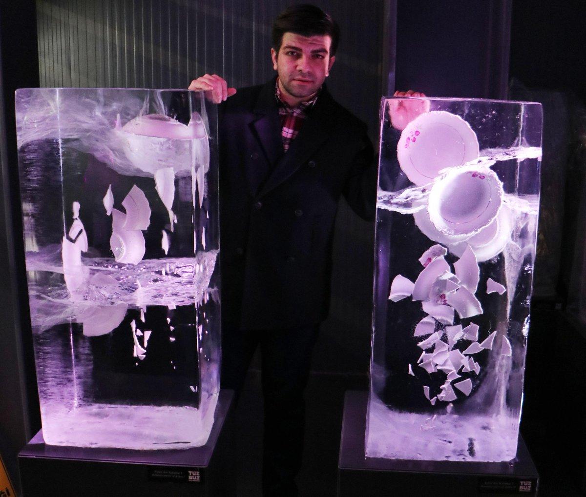 Erzurum'da ölen teyzesinin çeyizlik tabaklarını 'Buz Müzesi'nde sergiliyor