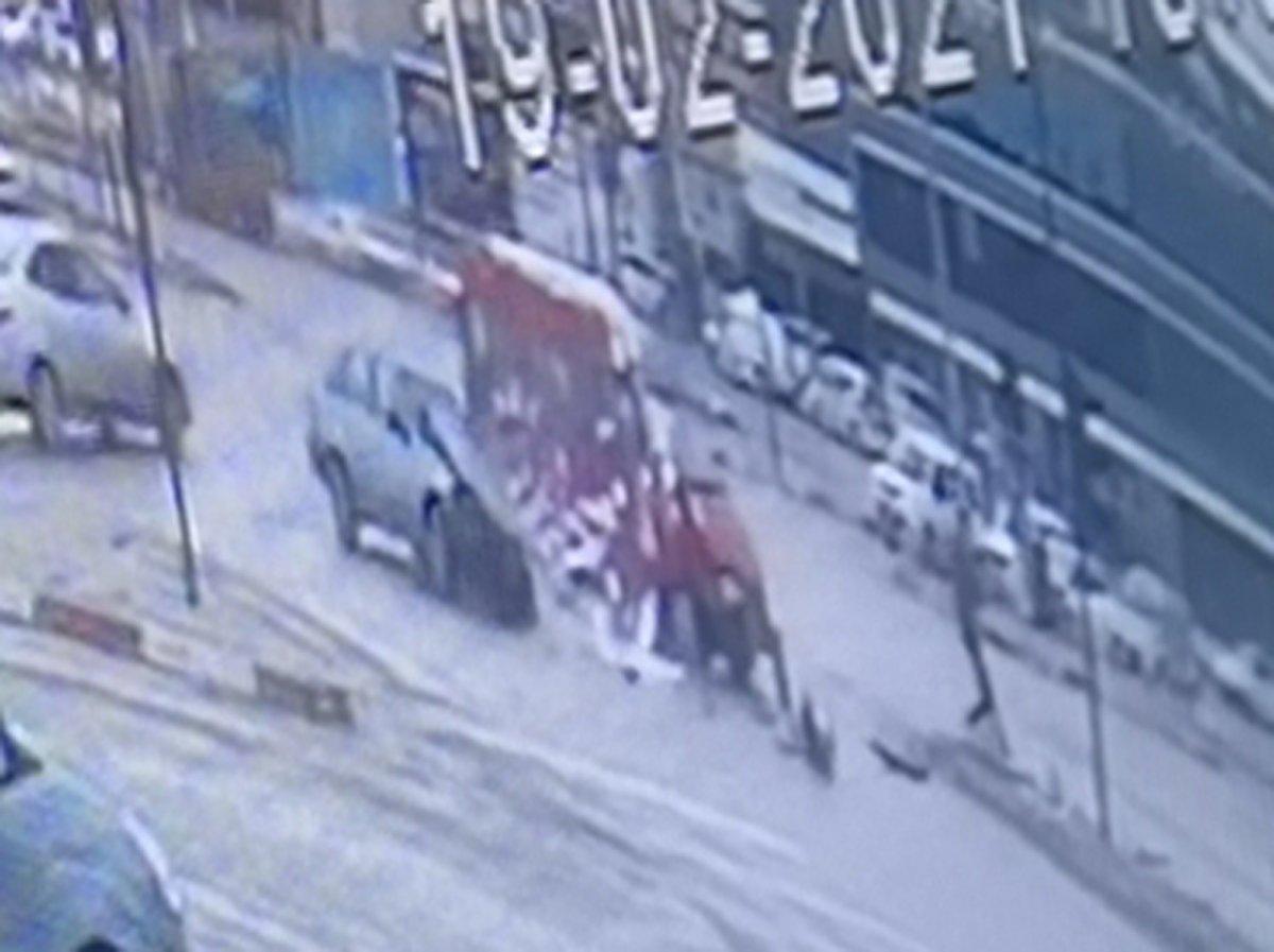 Bursa'da yaya geçidinde ölümden kıl payı kurtuldu