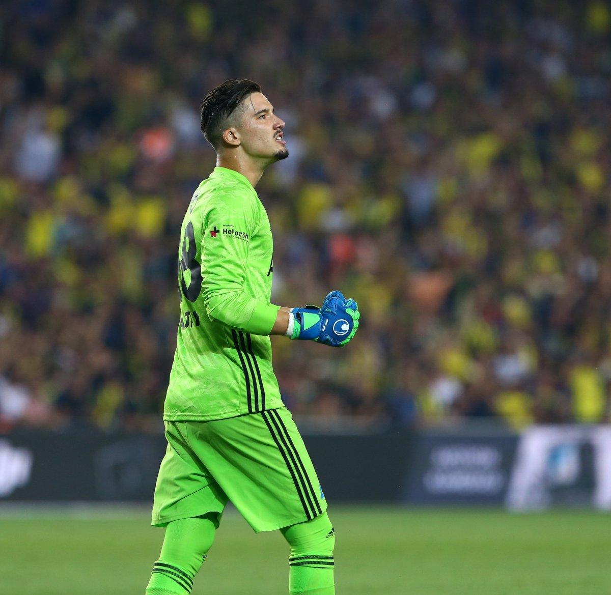 Tottenham, Altay Bayındır'ın peşinde