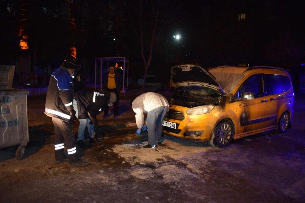 Malatya'da bir kişi, tartıştığı şahsın aracını kundakladı
