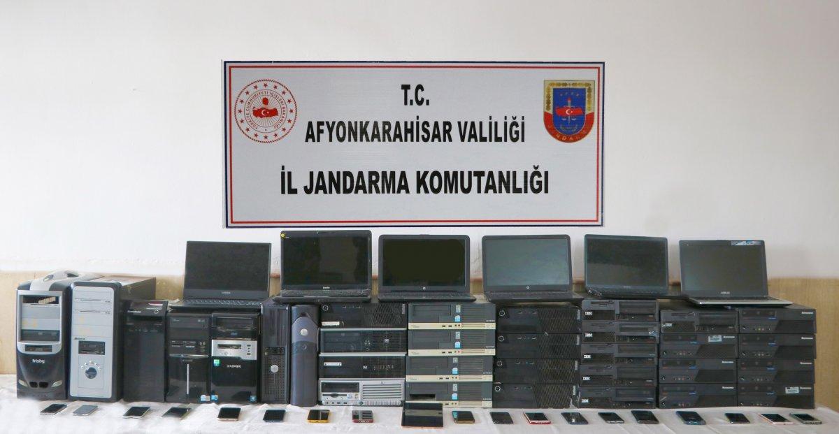 Afyonkarahisar'da 4 milyon lira dolandırdılar: 11'i tutuklandı