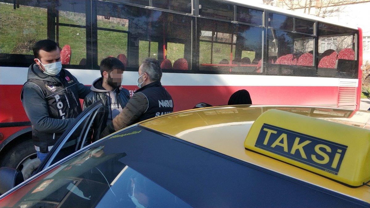 Samsun'da denetime takılan gencin üzerinden uyuşturucu çıktı