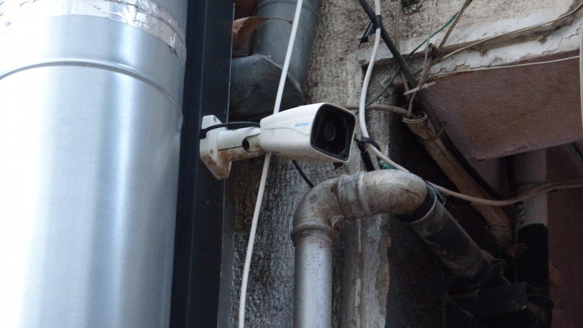 Bursa'da berberden girilen kahvehaneye polis baskını