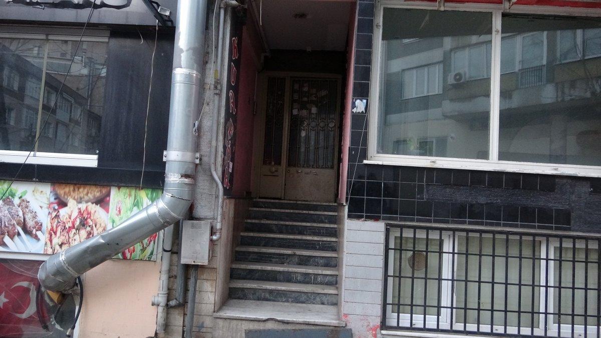 Bursa'da berberden girilen kahvehaneye polis baskını