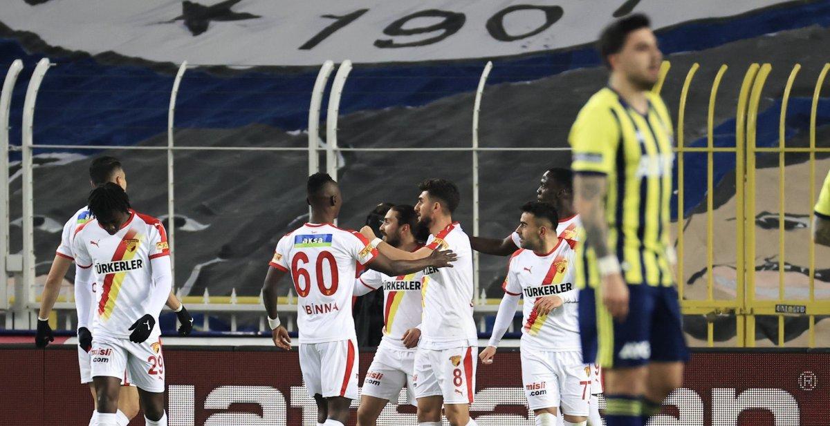 Fenerbahçe, Kadıköy'de Göztepe'ye de mağlup oldu