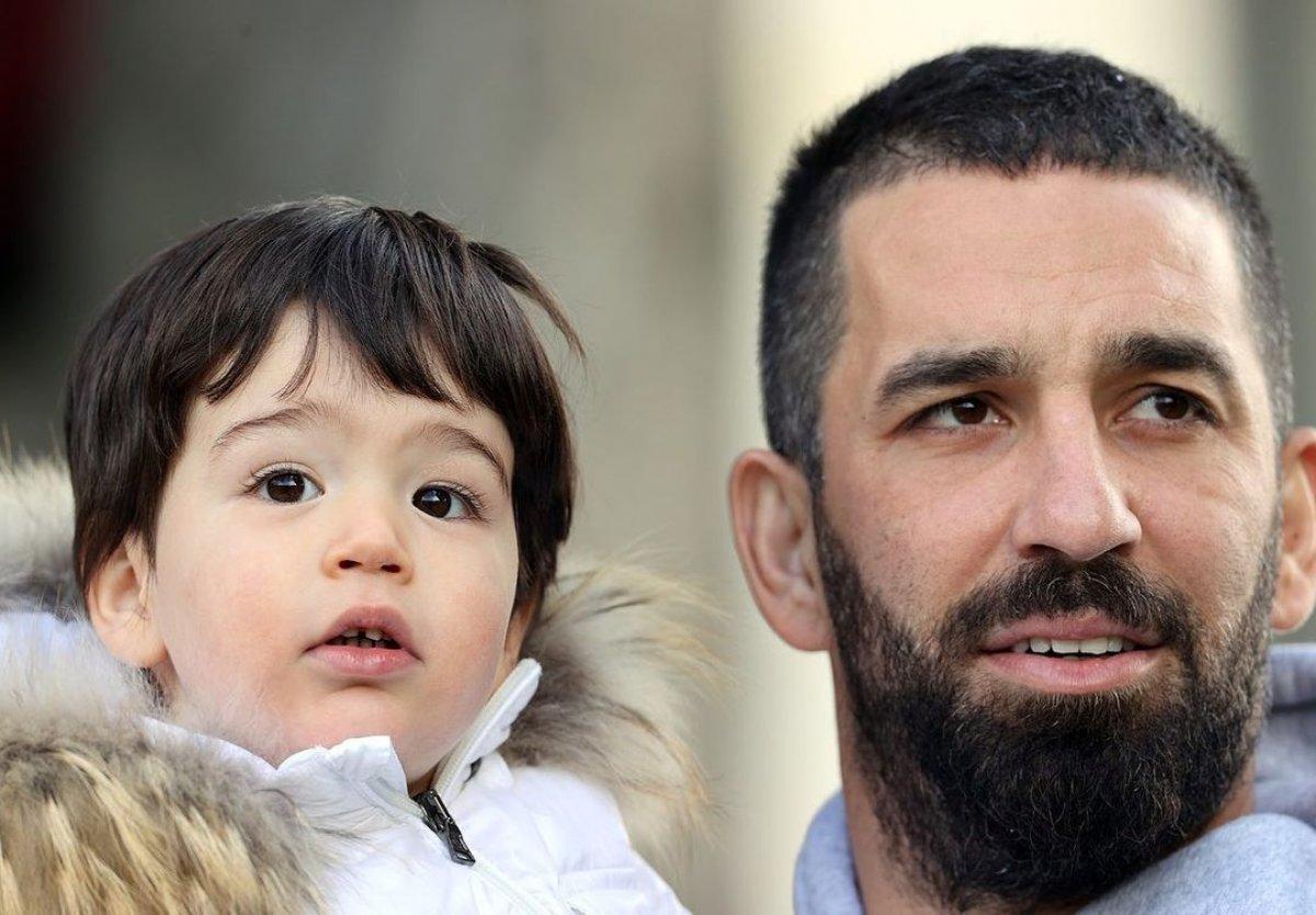 Arda Turan oğluyla birlikte Florya'da