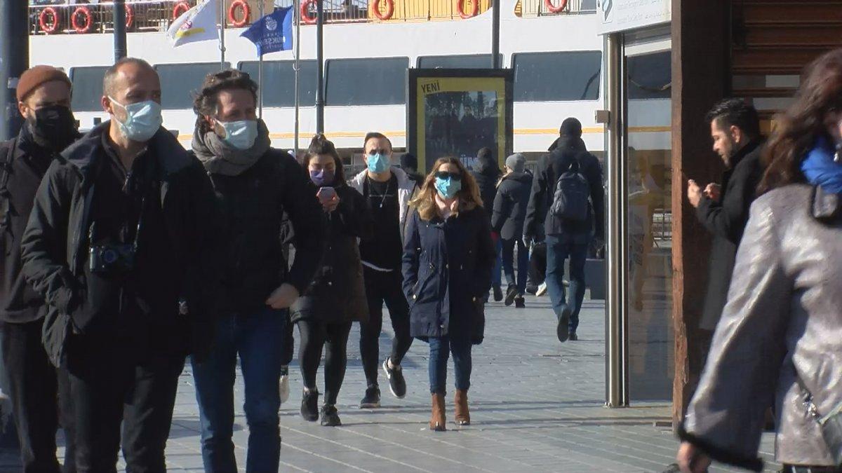 Turistler Eminönü'ne akın etti