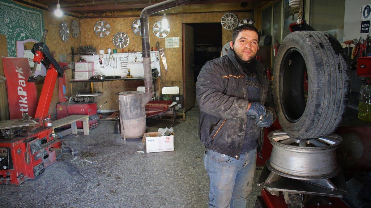 Elazığ'da zihinsel engelli Erhan, işinde usta oldu