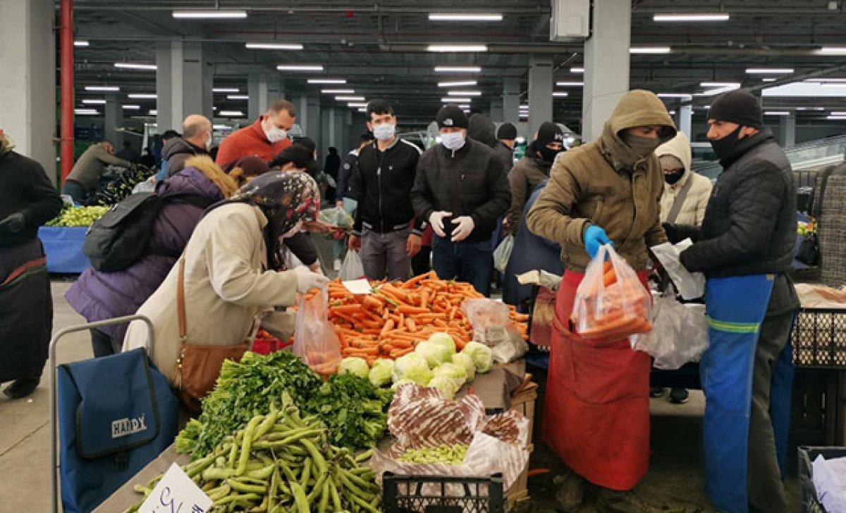 İstanbul'da yüksek gelirli pazarcı tezgahları, babadan oğula geçiyor