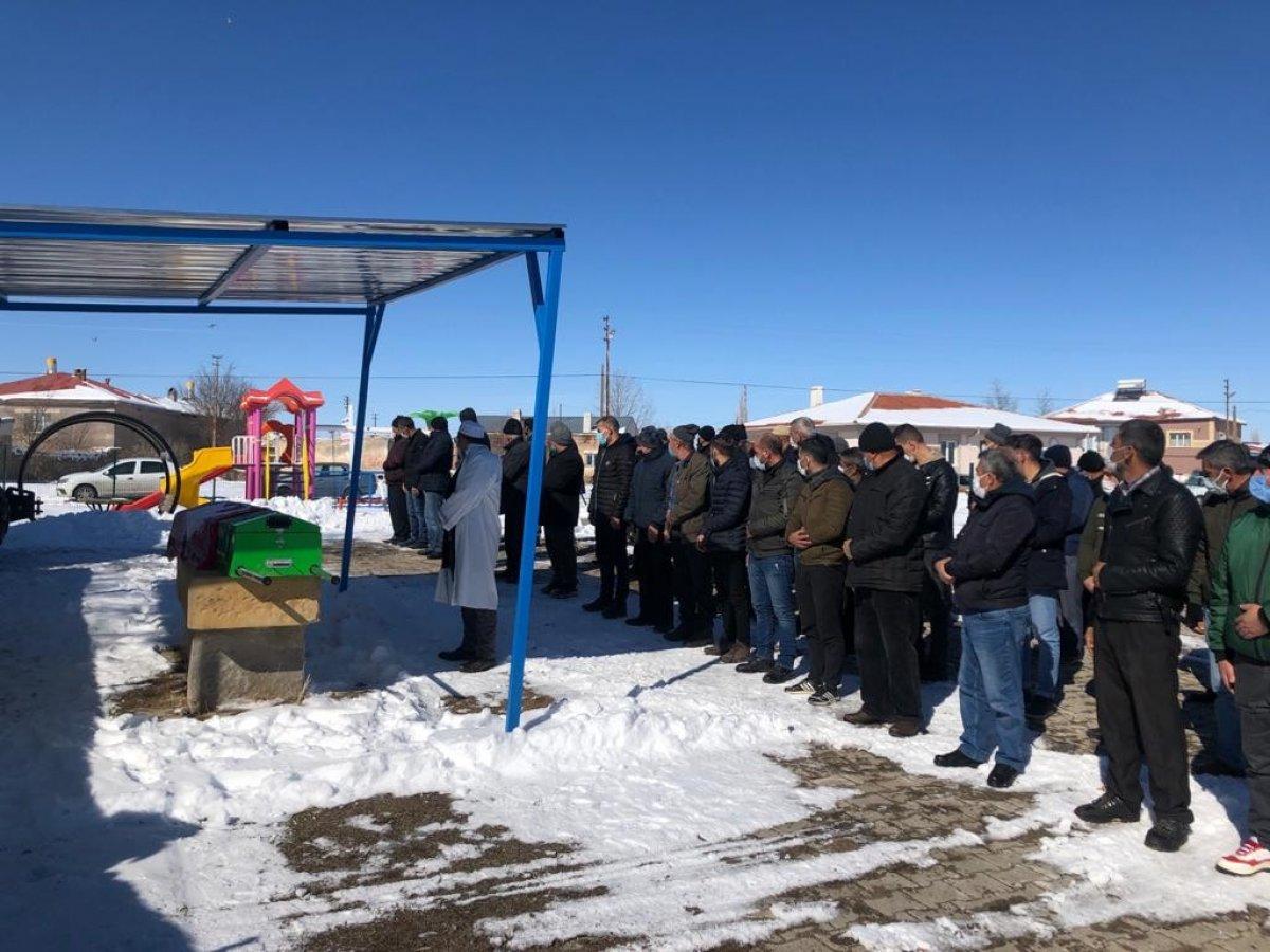 İzmir'de iş arkadaşı tarafından öldürülen kadın toprağa verildi