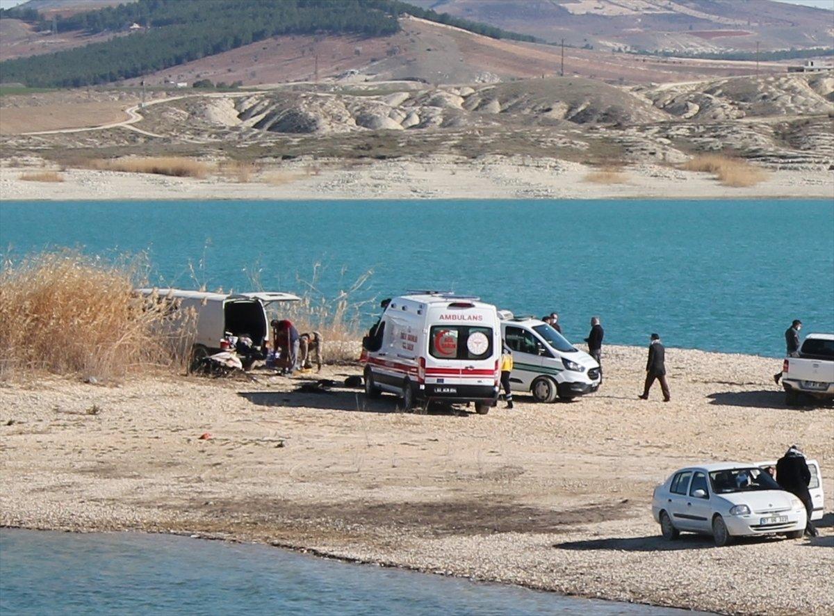 Şanlıurfa'da minibüste 3 ceset bulundu