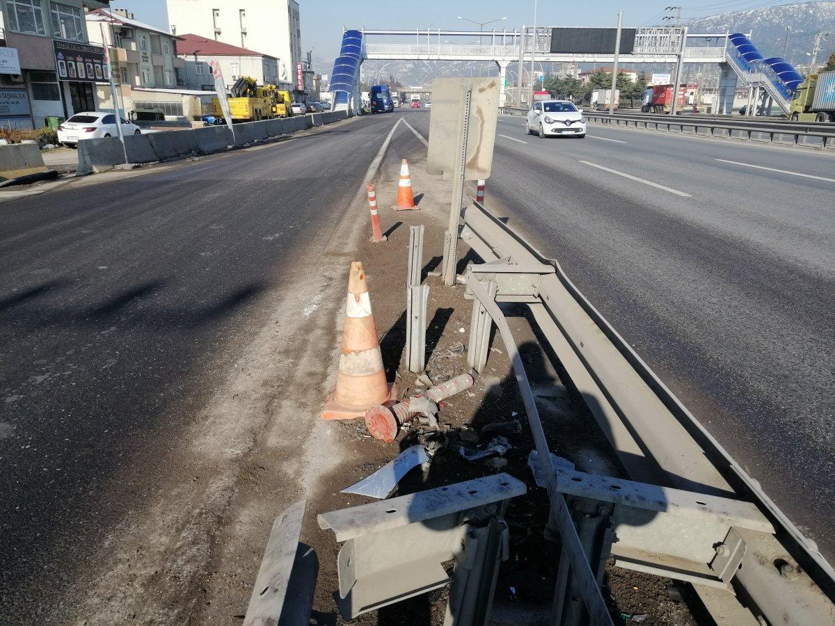 Kocaeli'de sürücünün öldüğü kaza anı kameralara yansıdı