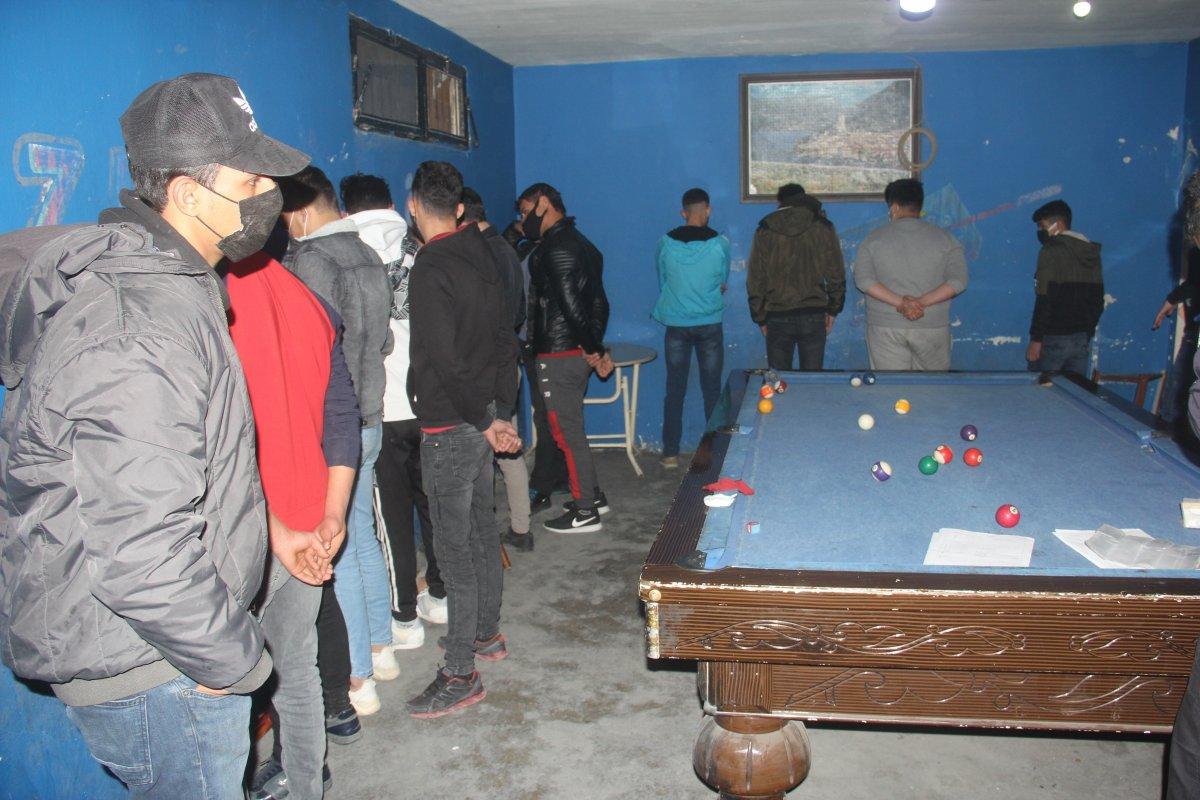 Adana'da restoran görünümlü bilardo salonuna baskın