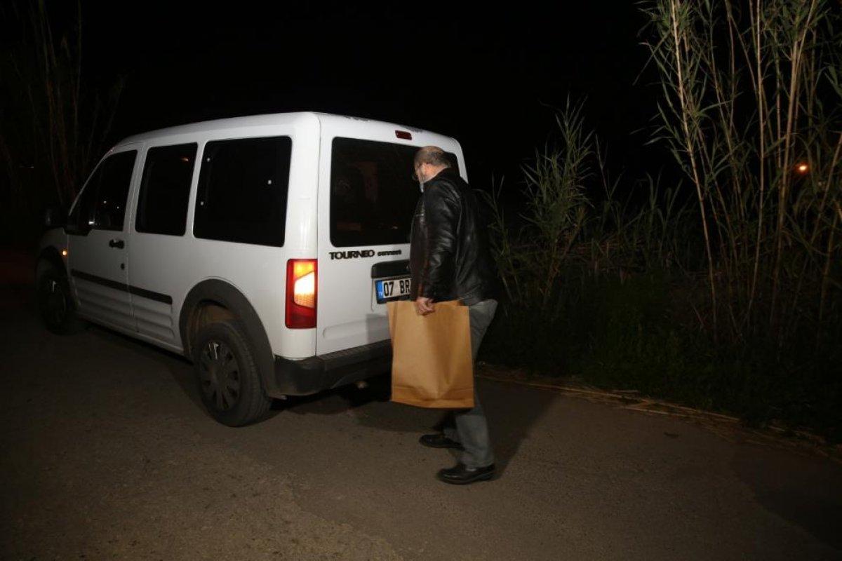 Antalya'da bir vatandaş bahçesini temizlerken kafatası buldu