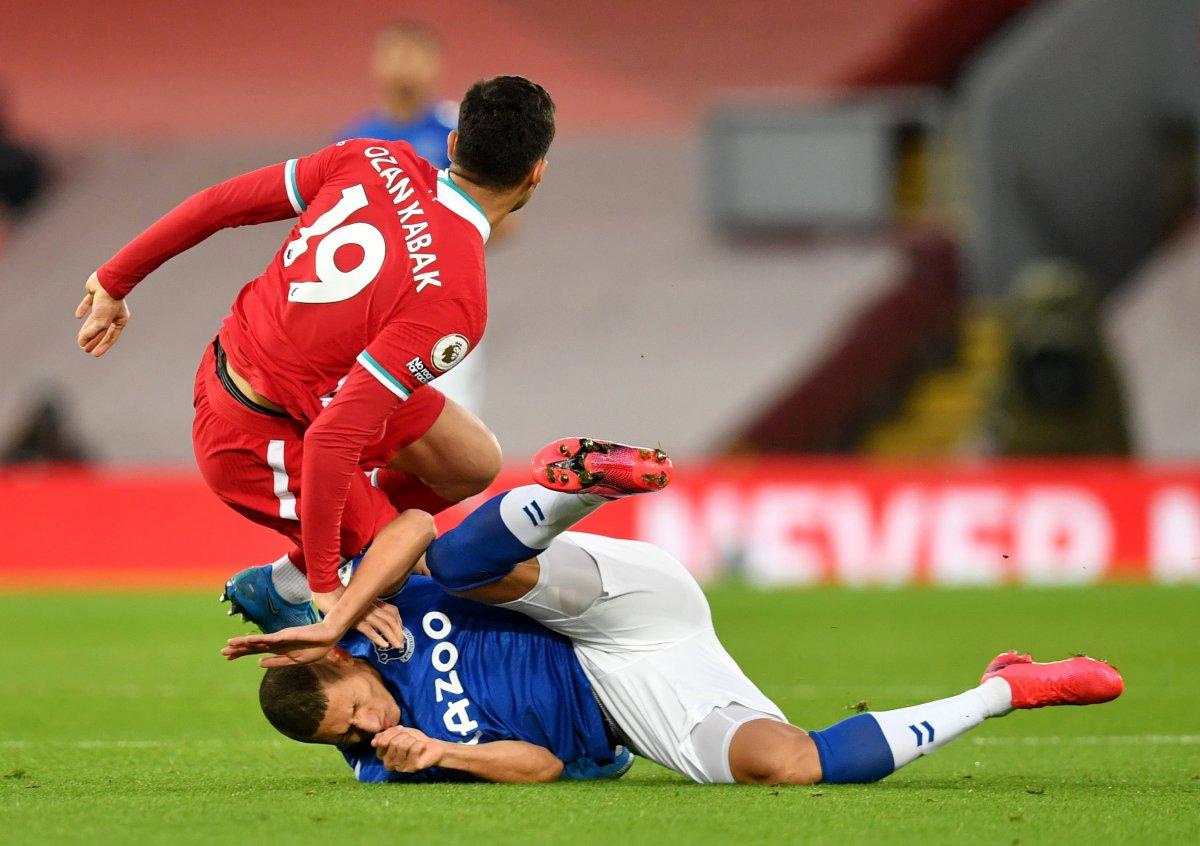 İngiliz basını, Ozan Kabak'a yüklendi