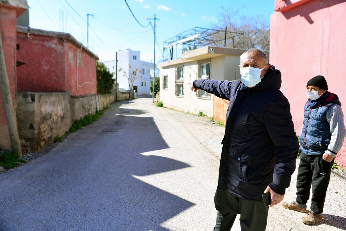 Adana’da tırların geçtiği sokağın sakinleri çözüm bekliyor