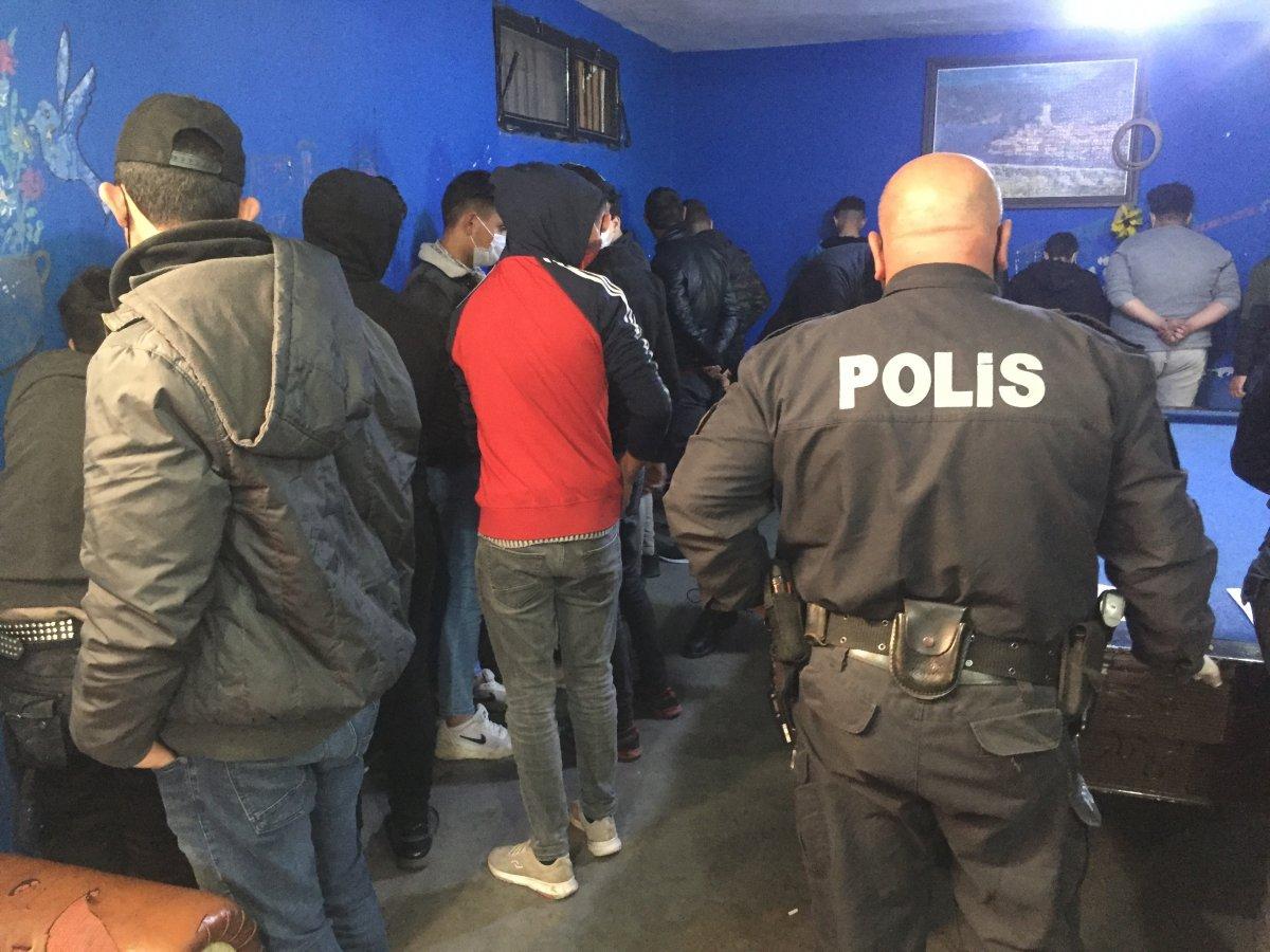 Adana'da restoran görünümlü bilardo salonuna baskın