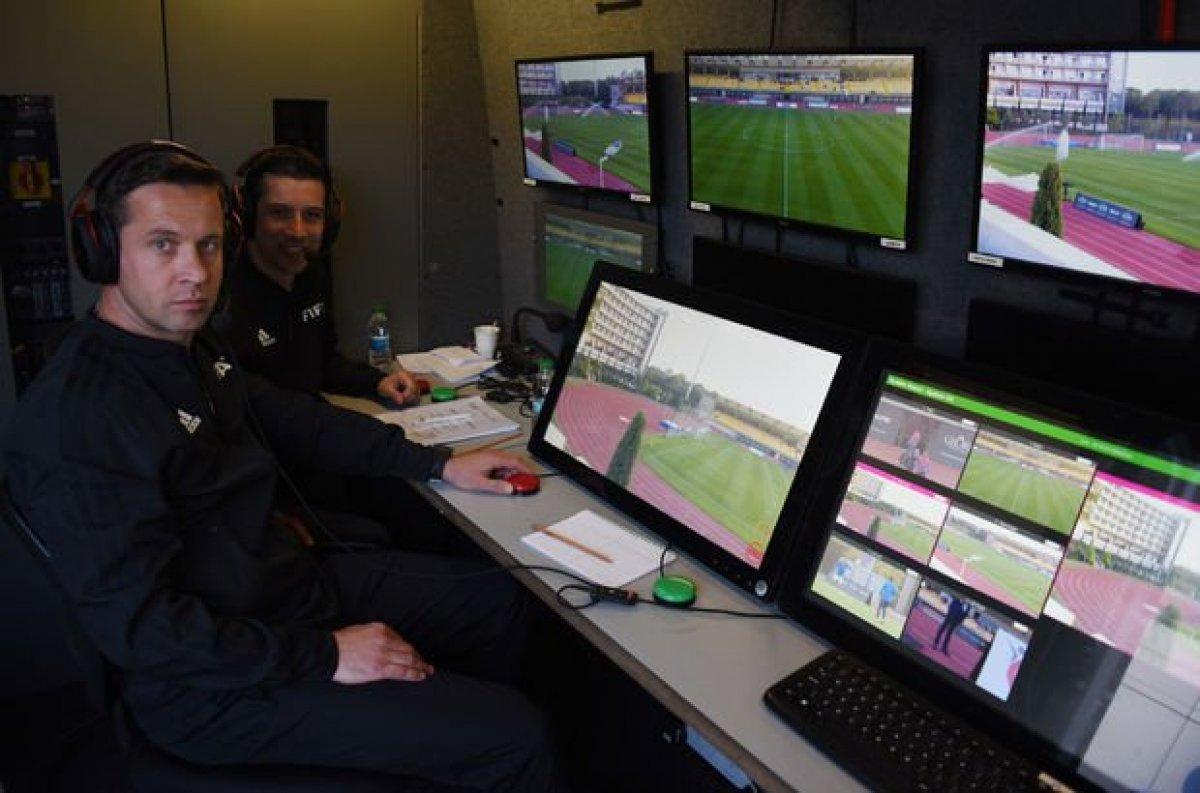 FIFA, yarı otomatik ofsayt sistemi geliştirecek