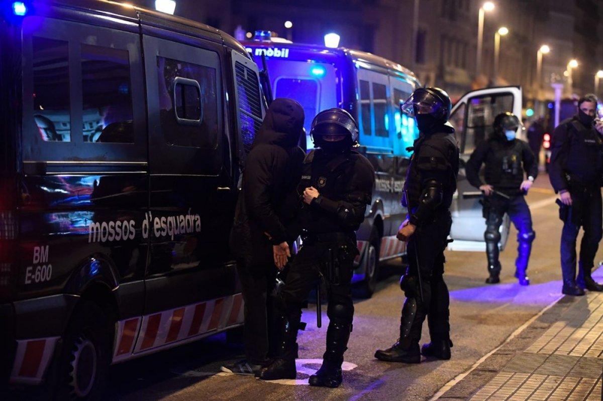 İspanya'da tutuklanan rapçi Hasel'e destek gösterileri devam ediyor