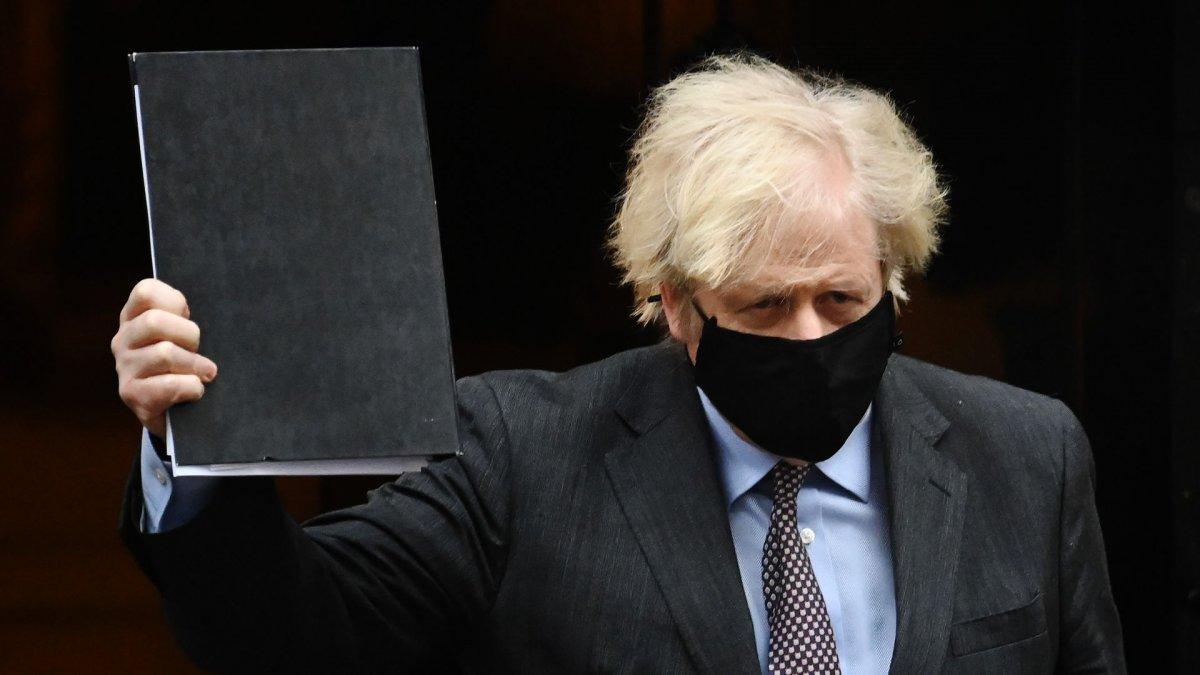 İngiltere Başbakanı Johnson, kısıtlamaların kaldırılacağı tarihi verdi