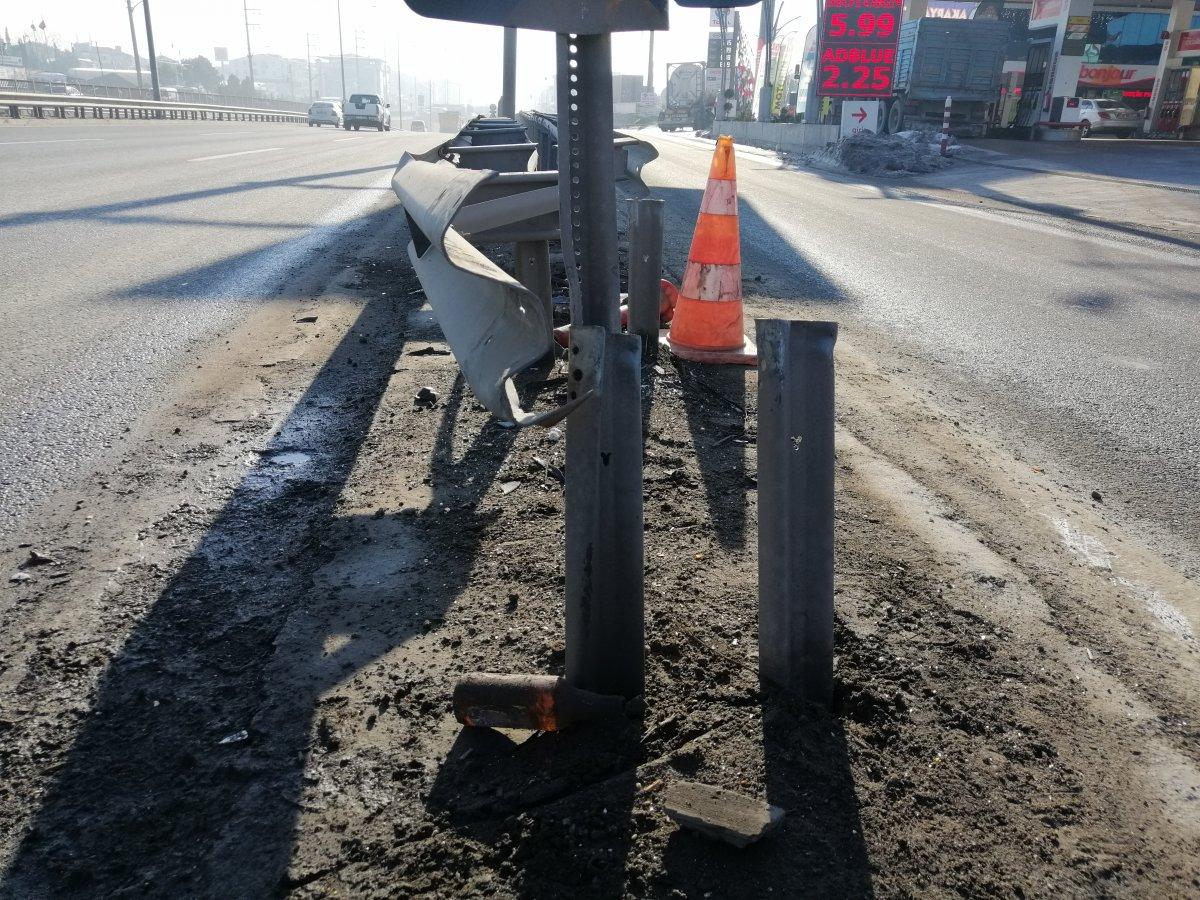 Kocaeli'de sürücünün öldüğü kaza anı kameralara yansıdı