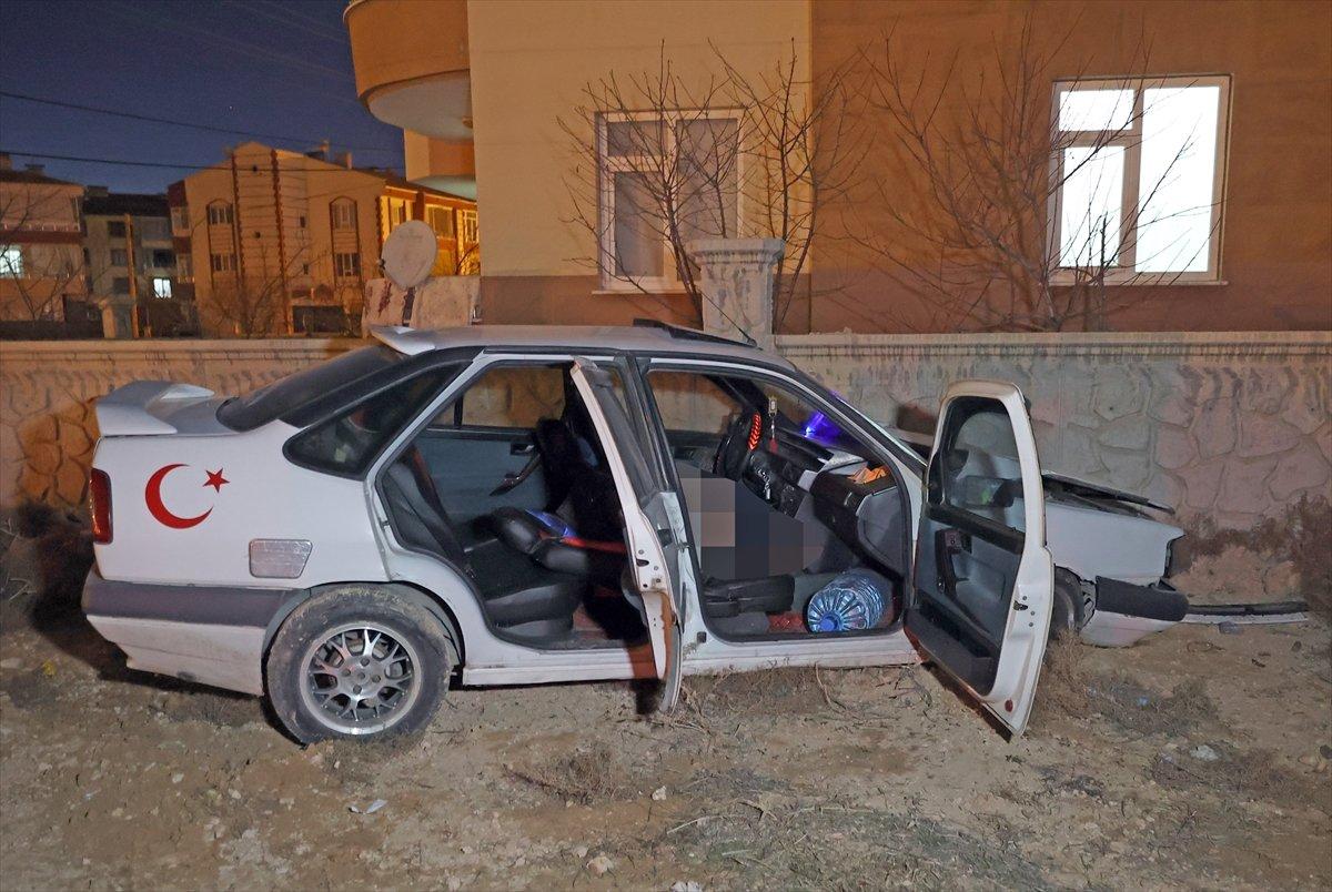 Konya'da duvara çarpan sürücü hayatını kaybetti