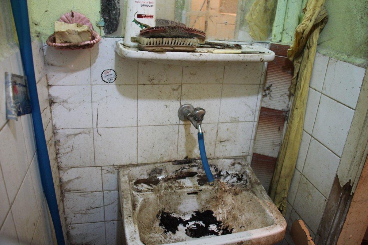 Aydın'da kardeşinin ev kokusuna dayanamayıp şikayet etti